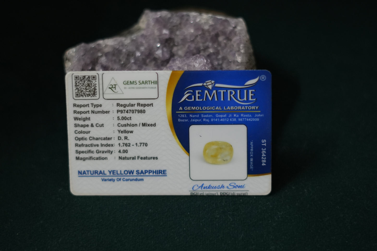 CEYLONESE YELLOW SAPPHIRE PUKRAJ 5 CARAT