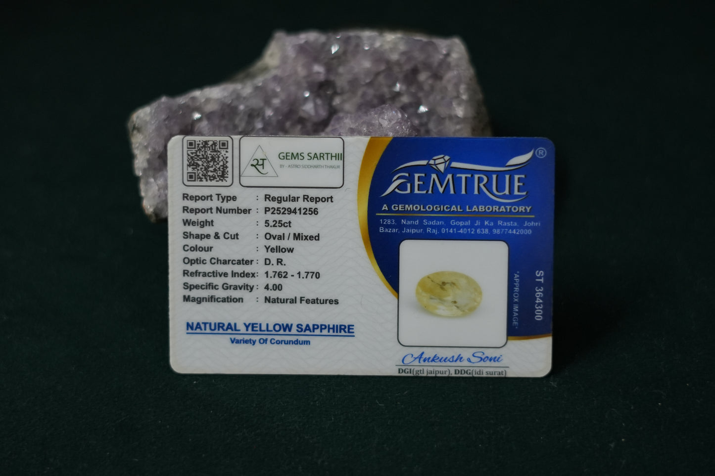 SRILANKAN YELLOW SAPPHIRE PUKRAJ 5.25 CARAT