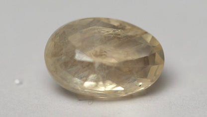 SRILANKAN YELLOW SAPPHIRE PUKRAJ 5.25 CARAT