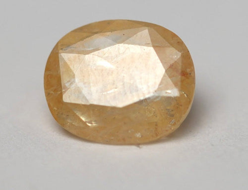 SRI LANKAN YELLOW SAPPHIRE PUKRAJ 5.03 CARAT