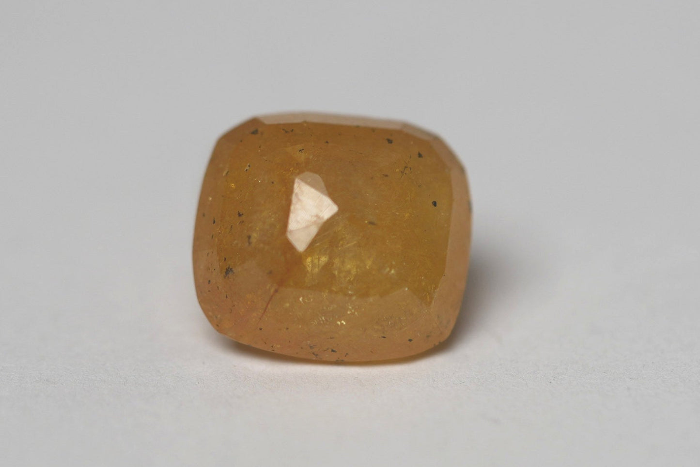 YELLOW SAPPHIRE PUKHRAJ - BANGKOK ORIGIN 12.14 CARAT