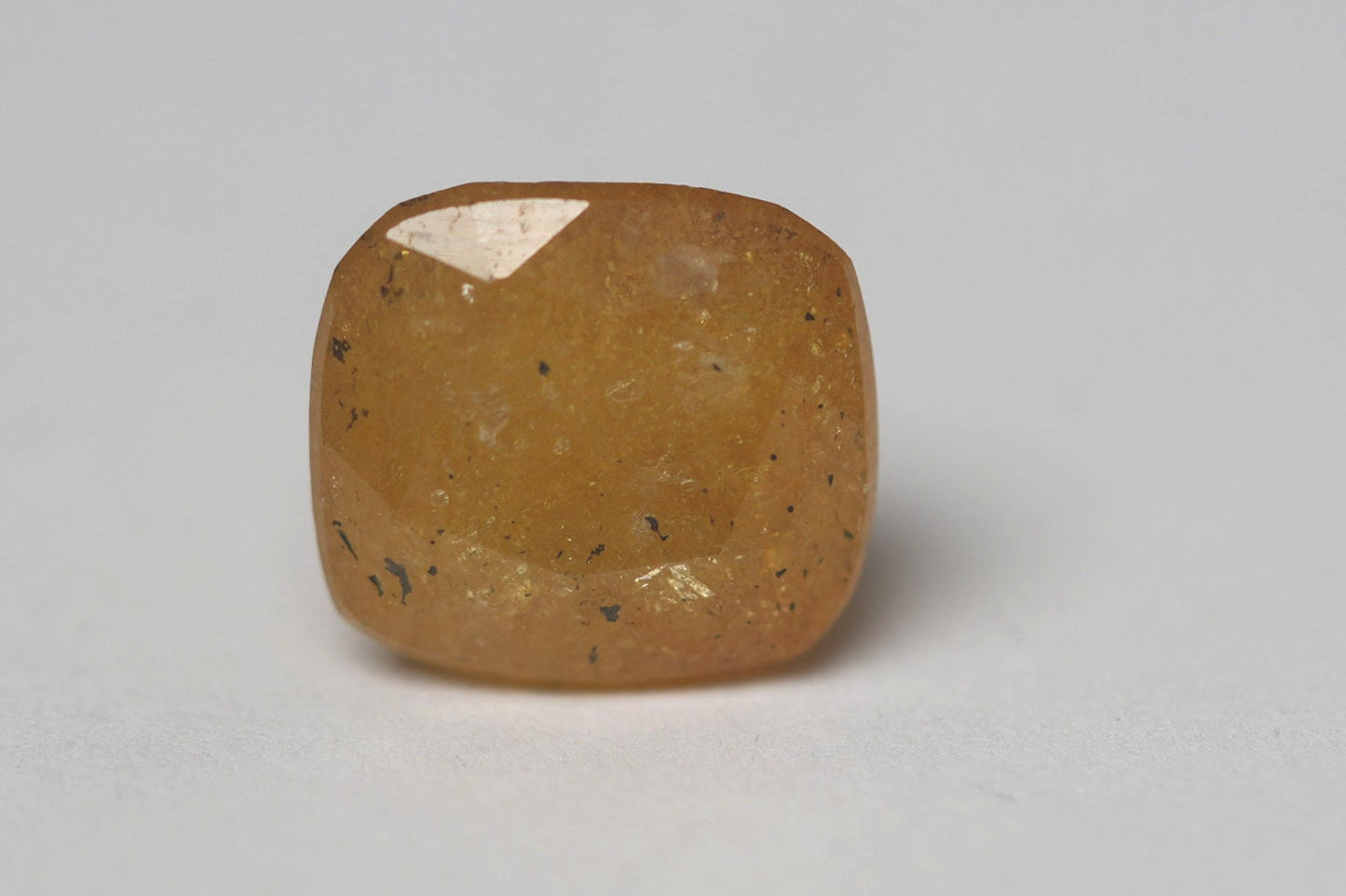 YELLOW SAPPHIRE PUKHRAJ - BANGKOK ORIGIN 12.14 CARAT