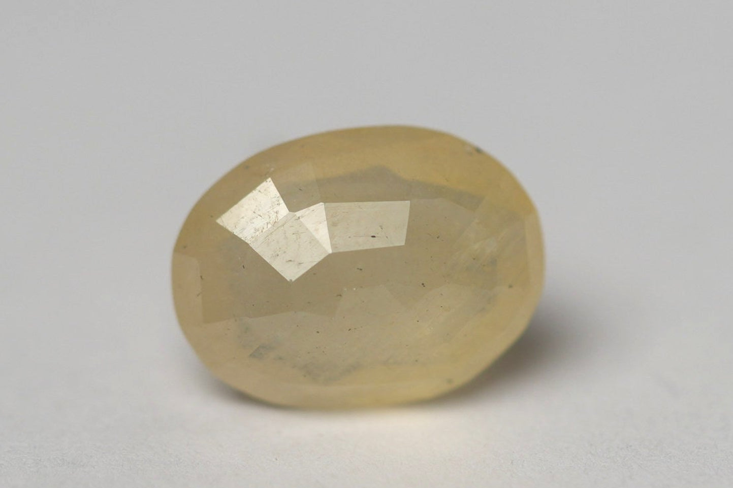 YELLOW SAPPHIRE PUKHRAJ - BANGKOK ORIGIN 7.38 CARAT