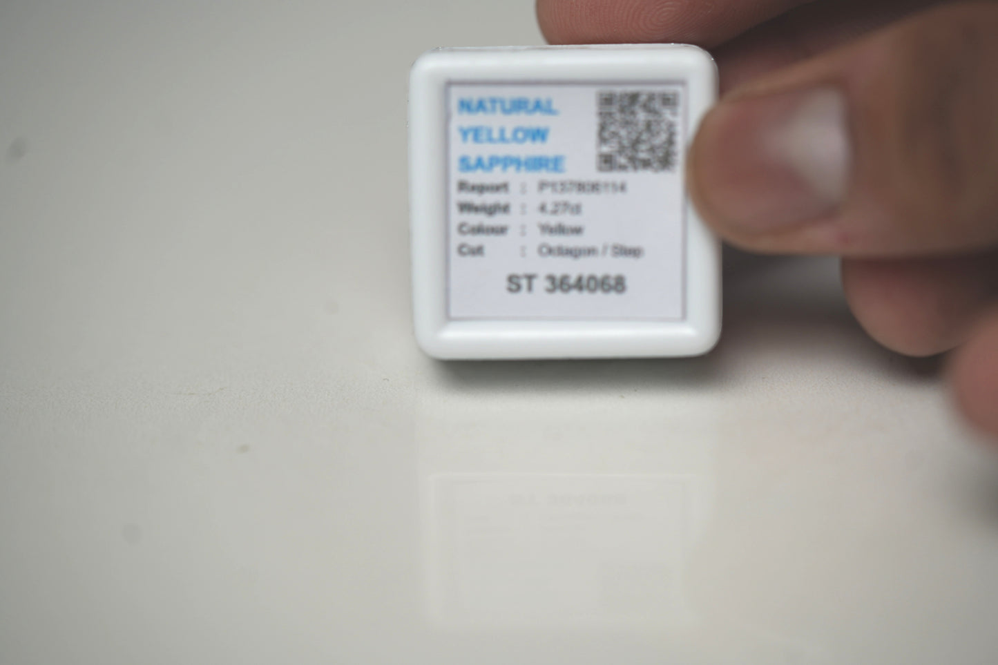 YELLOW SAPPHIRE PUKHRAJ - BANGKOK ORIGIN 4.27 CARAT