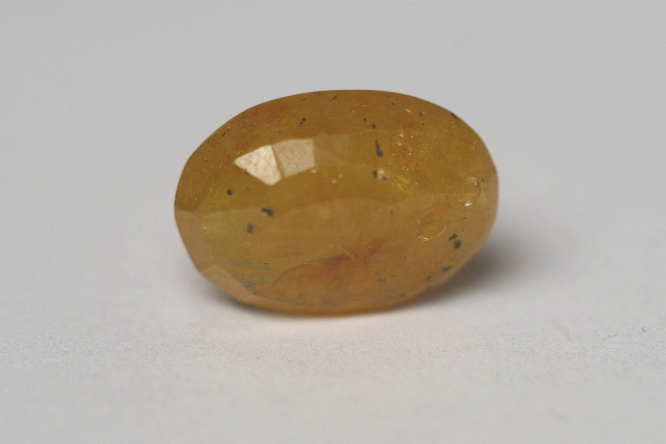 YELLOW SAPPHIRE PUKHRAJ - BANGKOK ORIGIN 9.21 CARAT