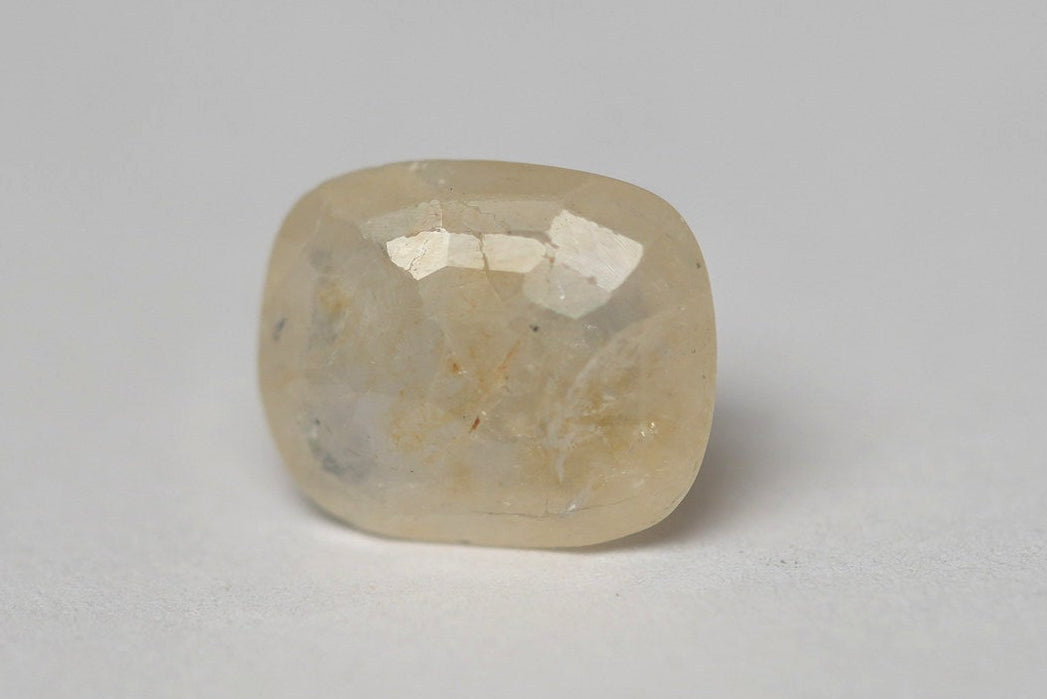 PUKHRAJ (YELLOW SAPPHIRE) 4.66 CARAT- SRILANKAN