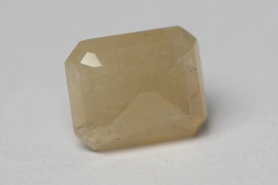 PUKHRAJ (YELLOW SAPPHIRE) 6 CARAT- SRILANKAN