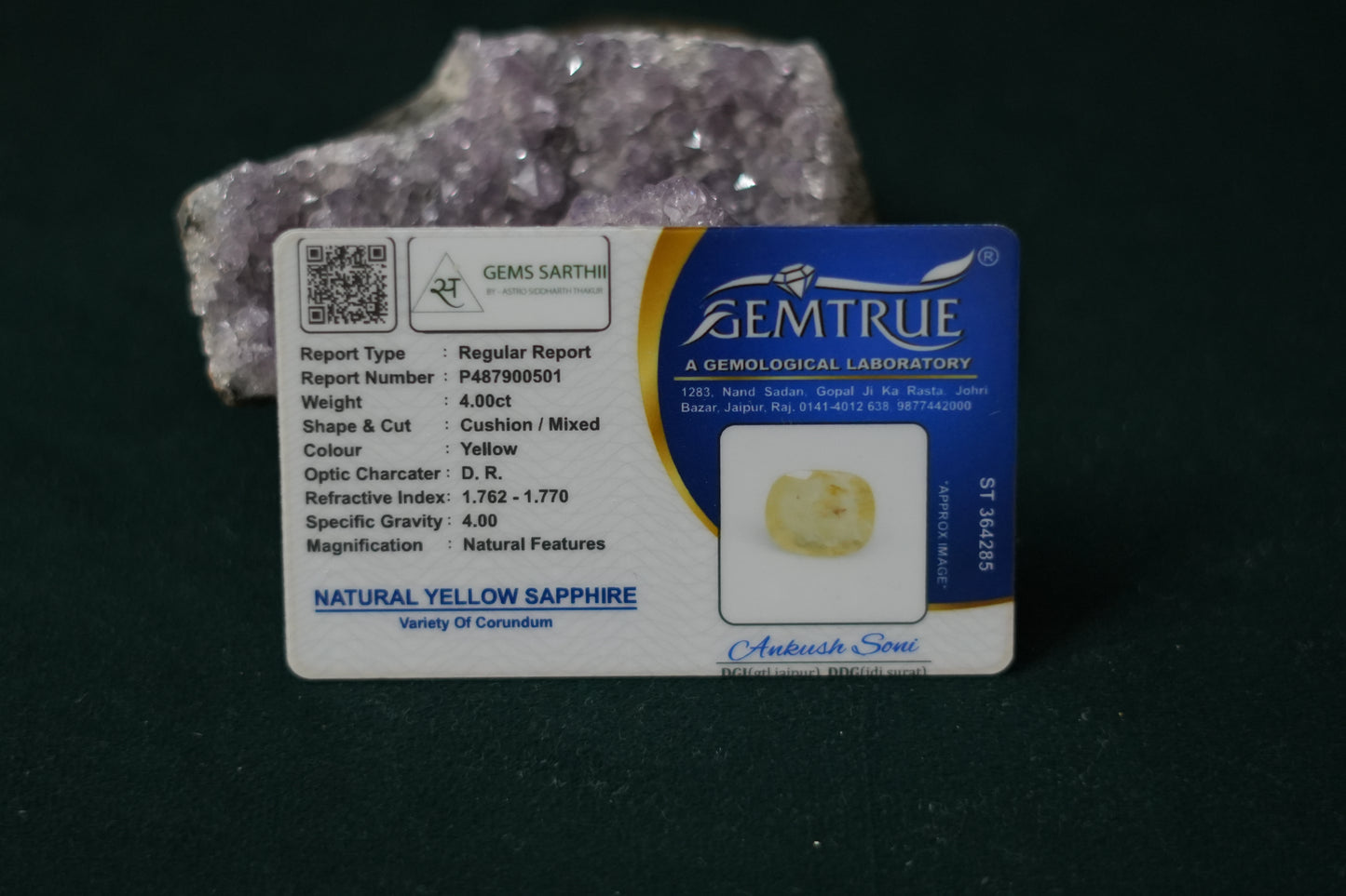 CEYLONESE YELLOW SAPPHIRE PUKRAJ 4 CARAT