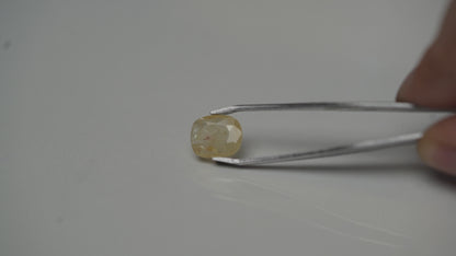 CEYLONESE YELLOW SAPPHIRE PUKRAJ 4 CARAT