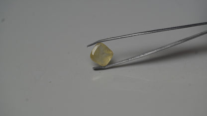 PUKHRAJ (YELLOW SAPPHIRE) 3.91 CARAT- SRILANKAN