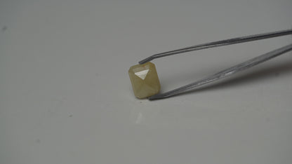 PUKHRAJ (YELLOW SAPPHIRE) 6 CARAT- SRILANKAN