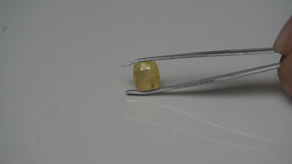 PUKHRAJ (YELLOW SAPPHIRE) 5.72 CARAT -SRILANKAN