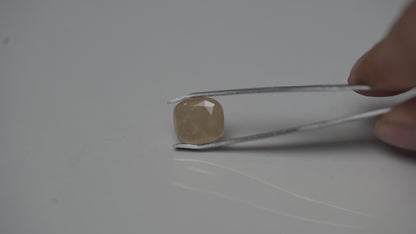 SRILANKAN YELLOW SAPPHIRE PUKRAJ 9 CARAT